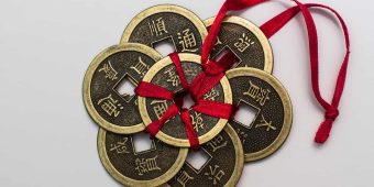 chinese-coins-gda3e9c48c_1920-min
